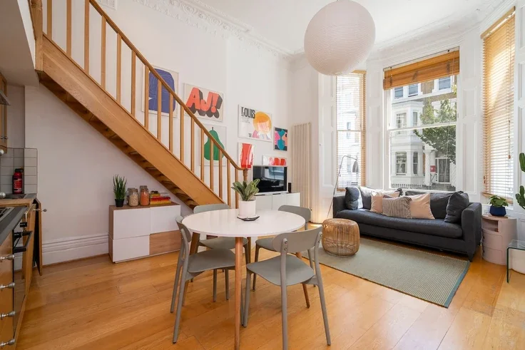 Flat Nevern Place in Greater London