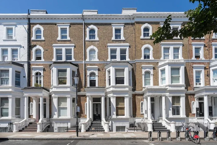 Flat Nevern Place in Greater London