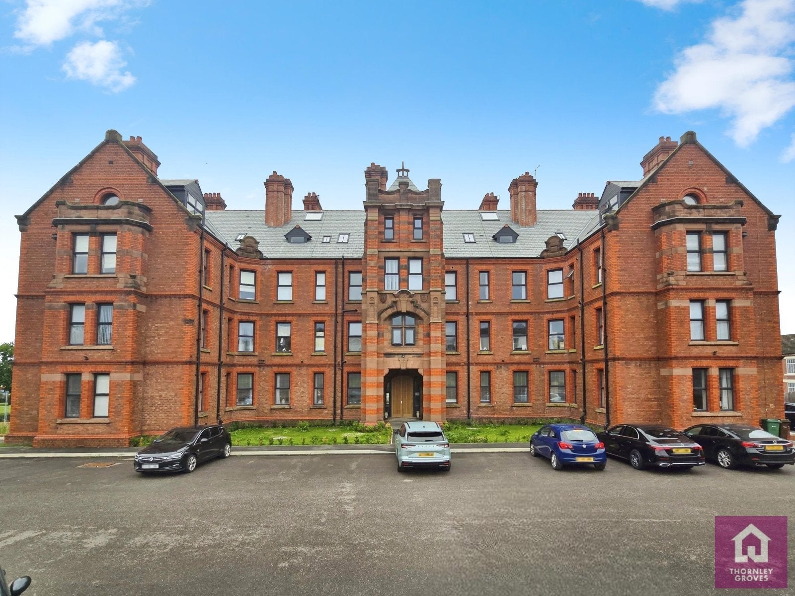 Flat Blenheim Road in Wallasey