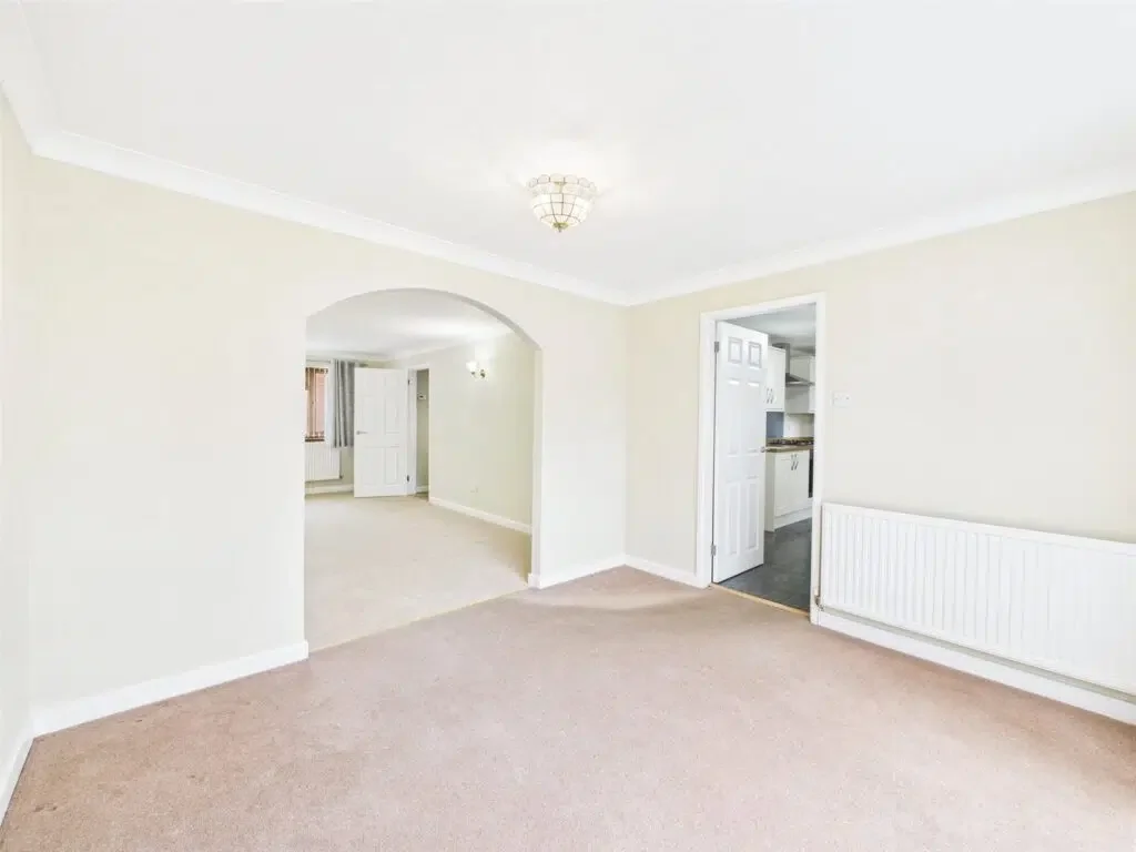 House Aconbury Close in Worcester