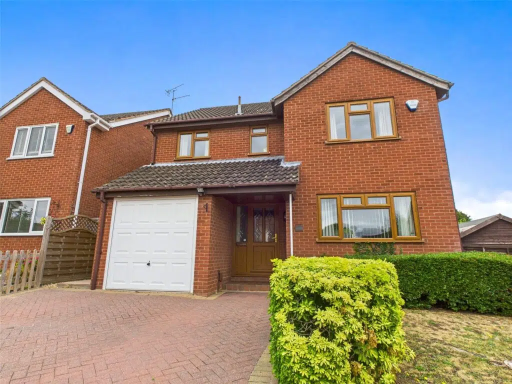 House Aconbury Close in Worcester
