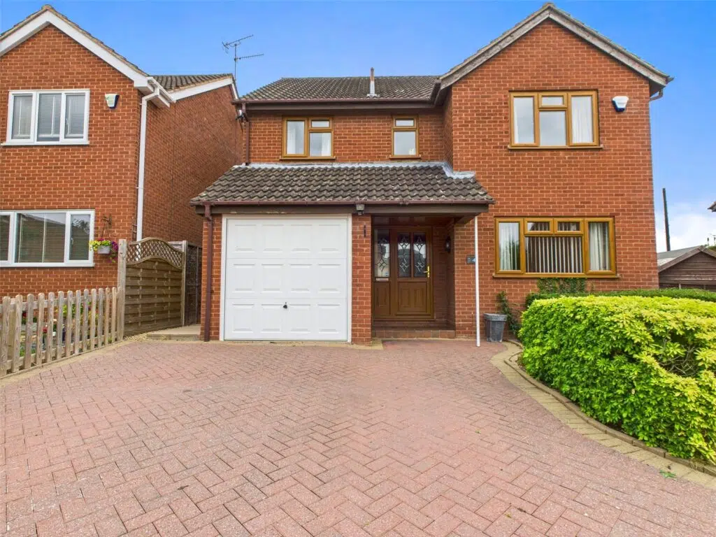 House Aconbury Close in Worcester