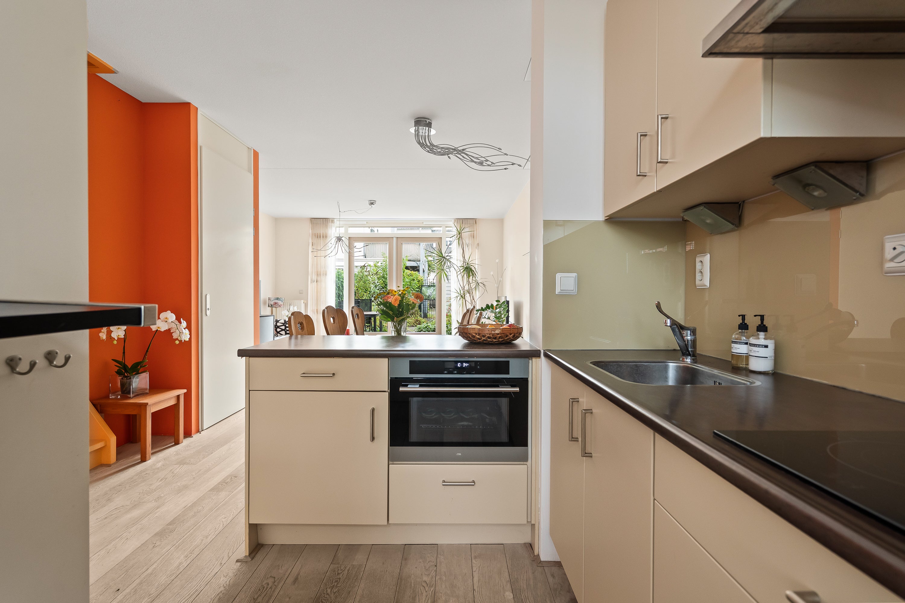 Tussenwoning te koop: Eschersingel 36, Utrecht