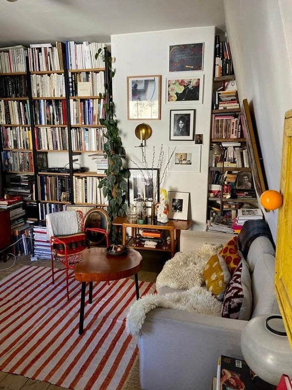 Room Harvist Road in Greater London