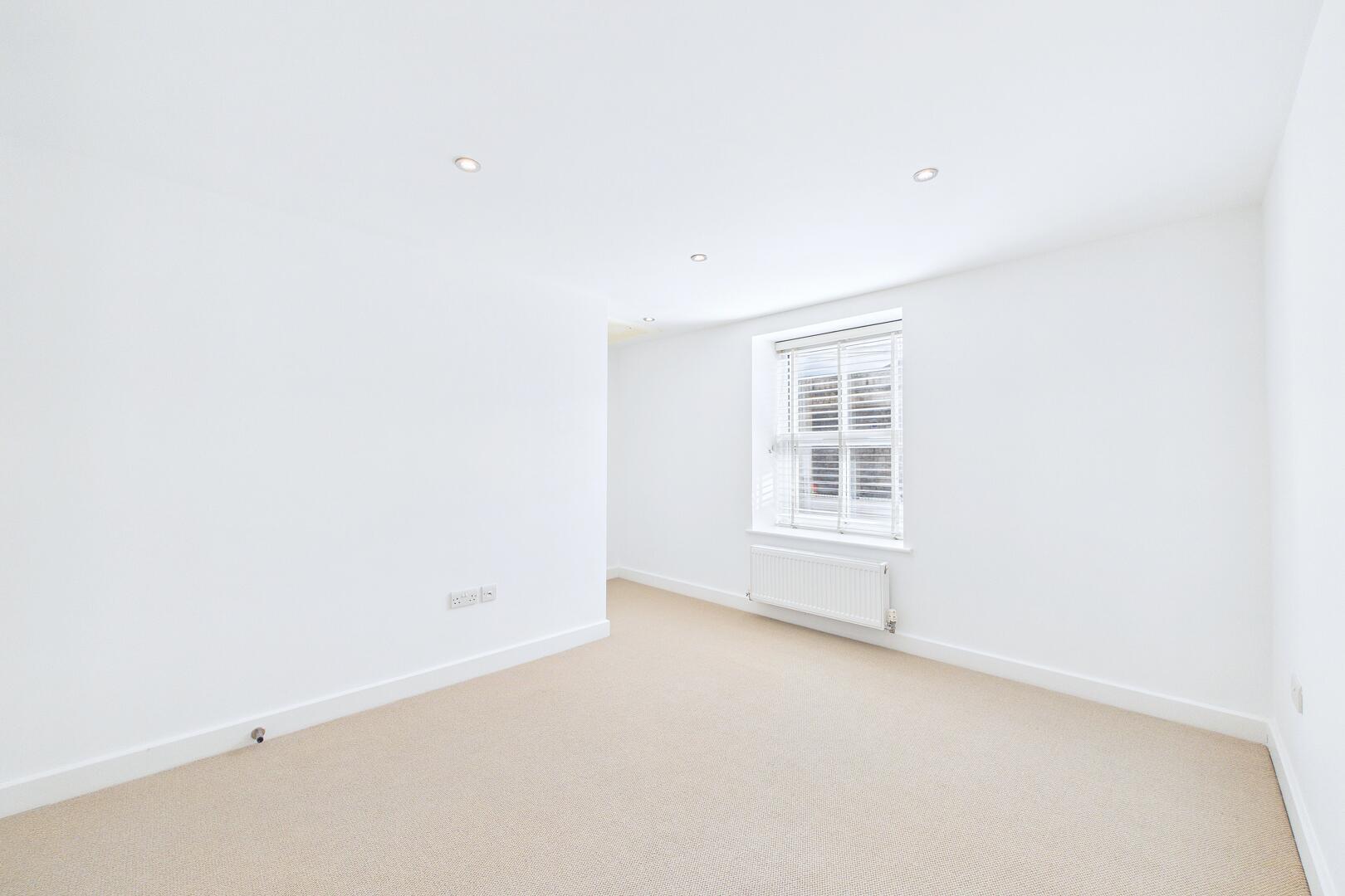 Flat Central Way in Clevedon