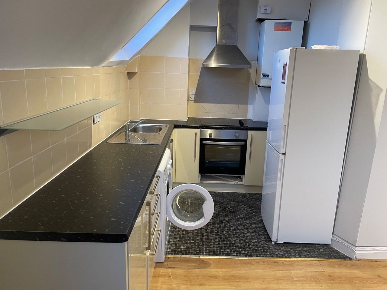 Flat Woodstock Road in Greater London