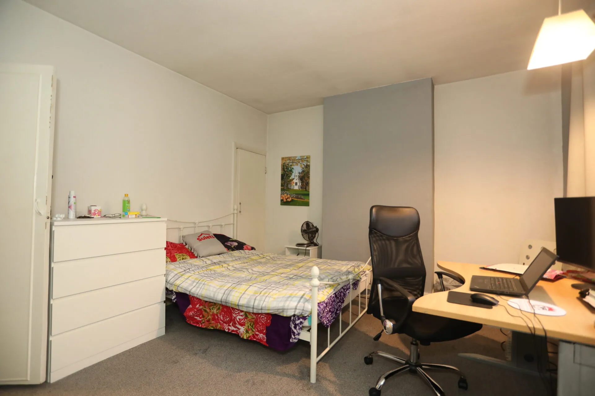 Room Thurlow Road in Leicester