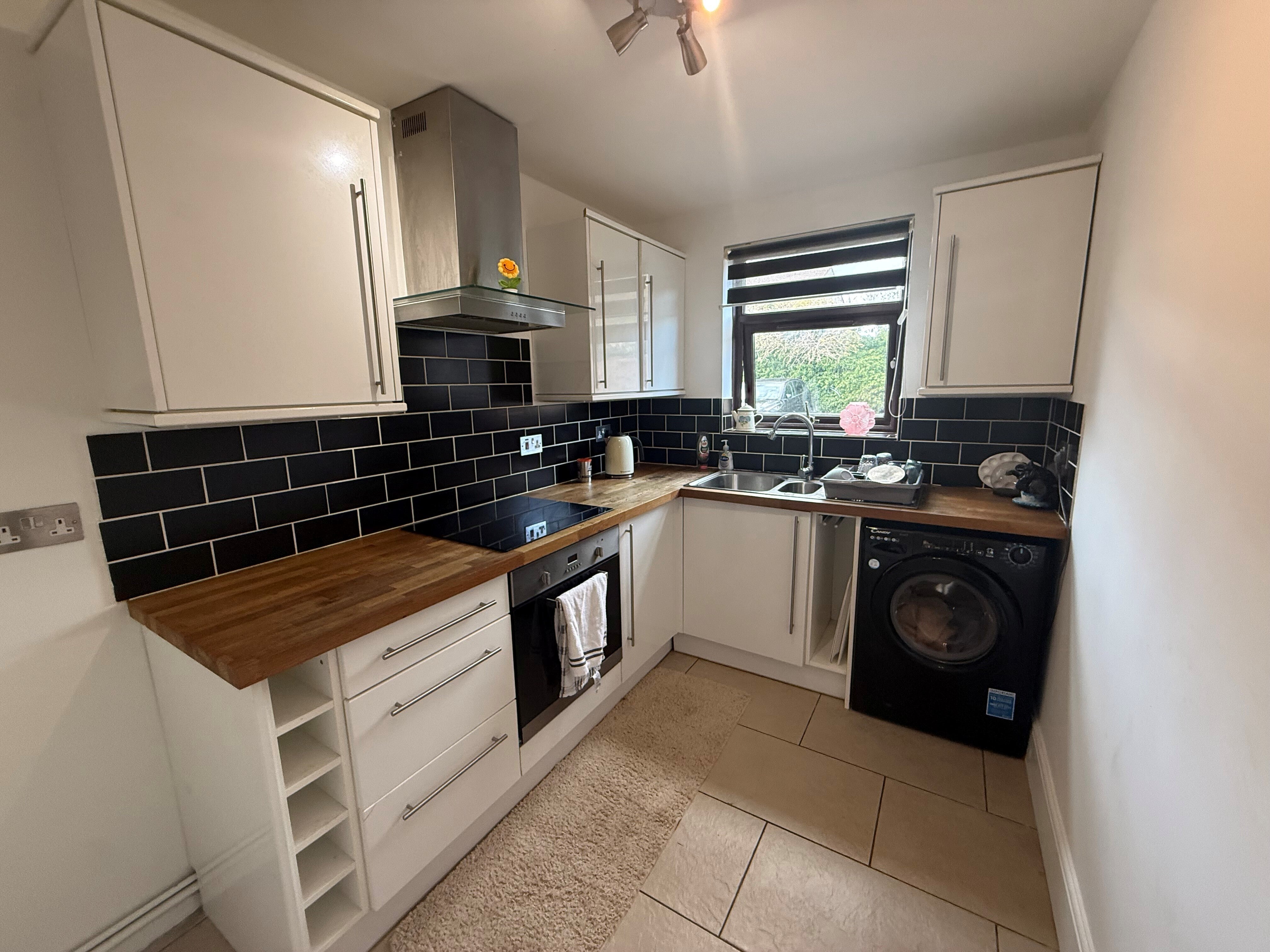 Flat Mowries Court in Somerton