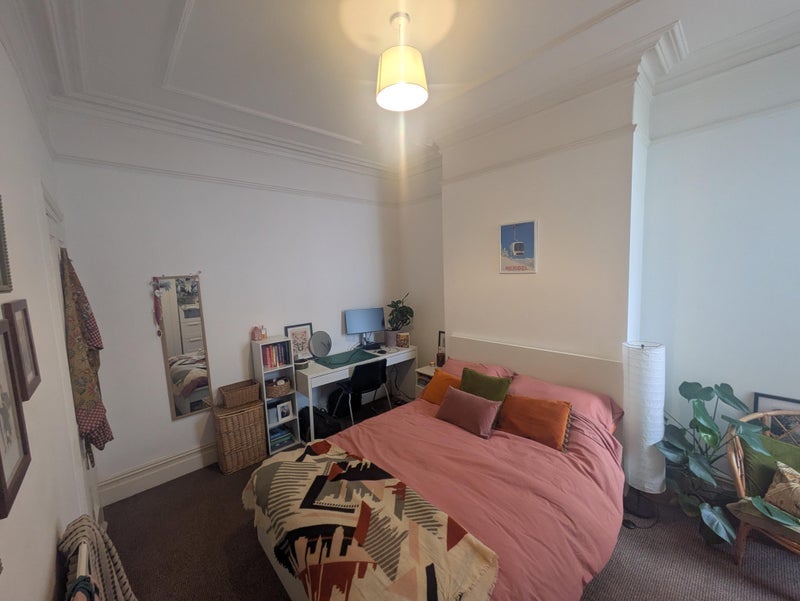 Room Morlais Street in Cardiff