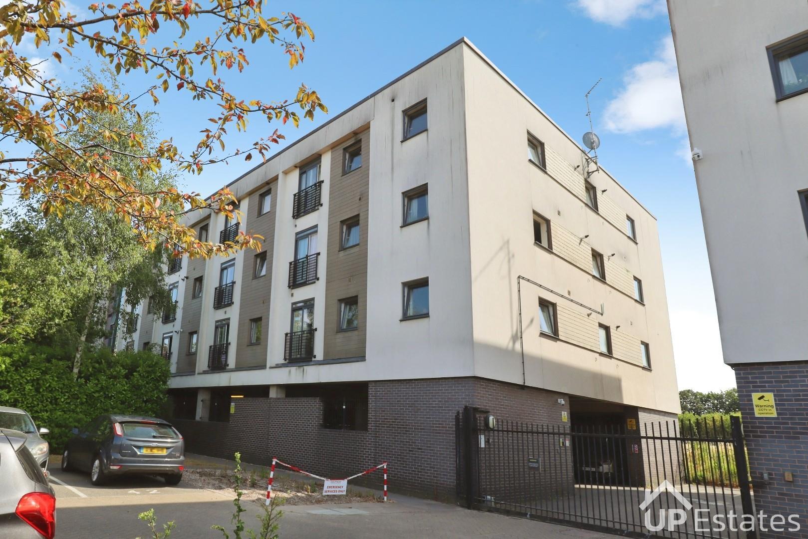 Flat Paladine Way in Coventry