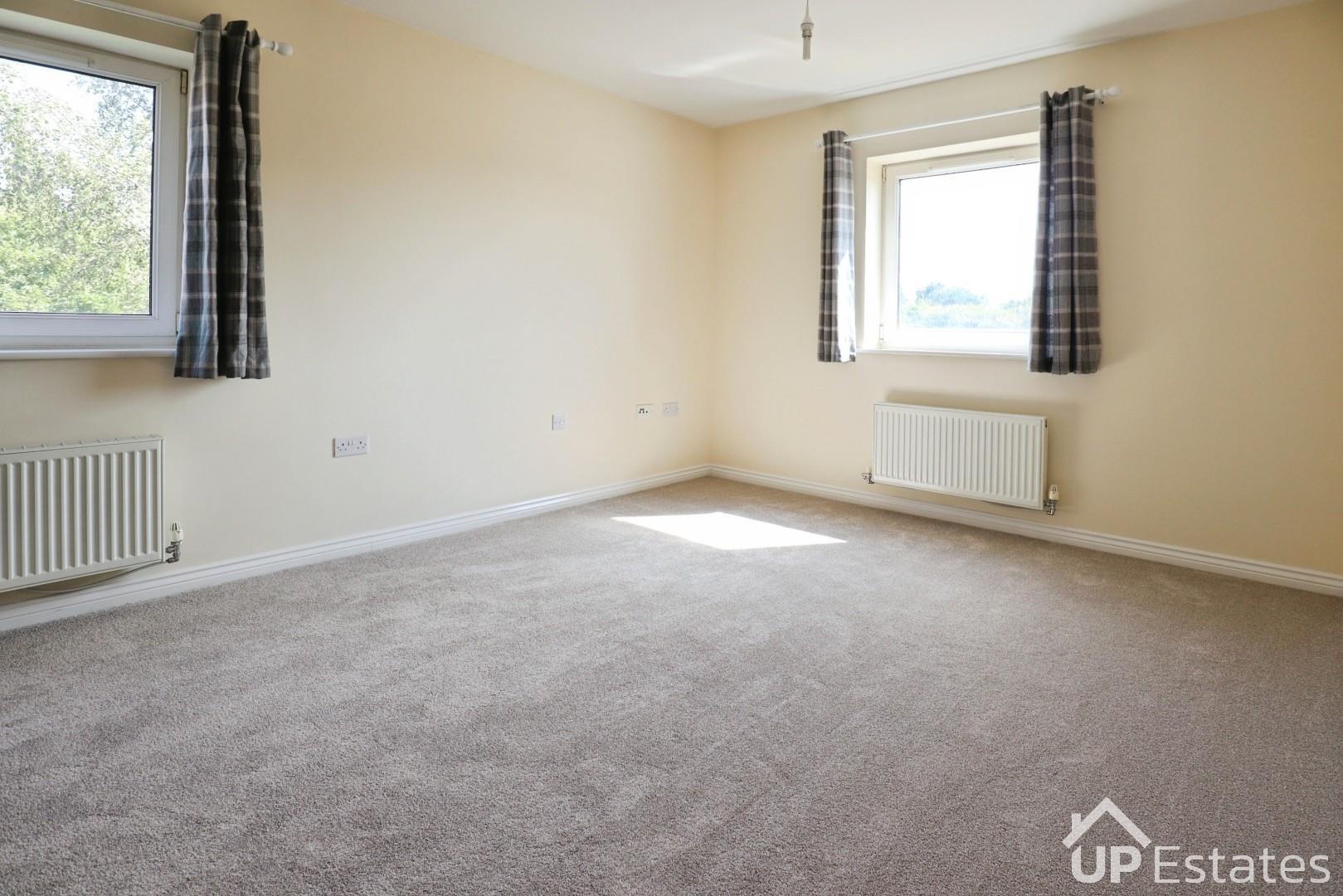 Flat Paladine Way in Coventry