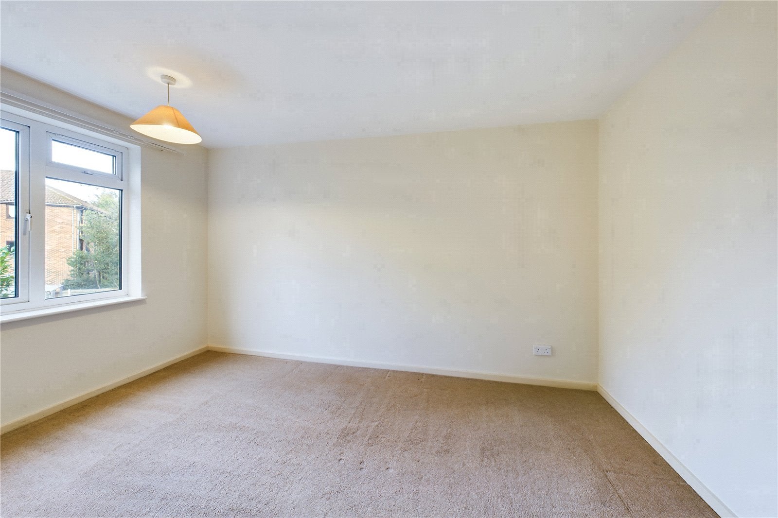 Flat Newlands Crescent in Mid Sussex