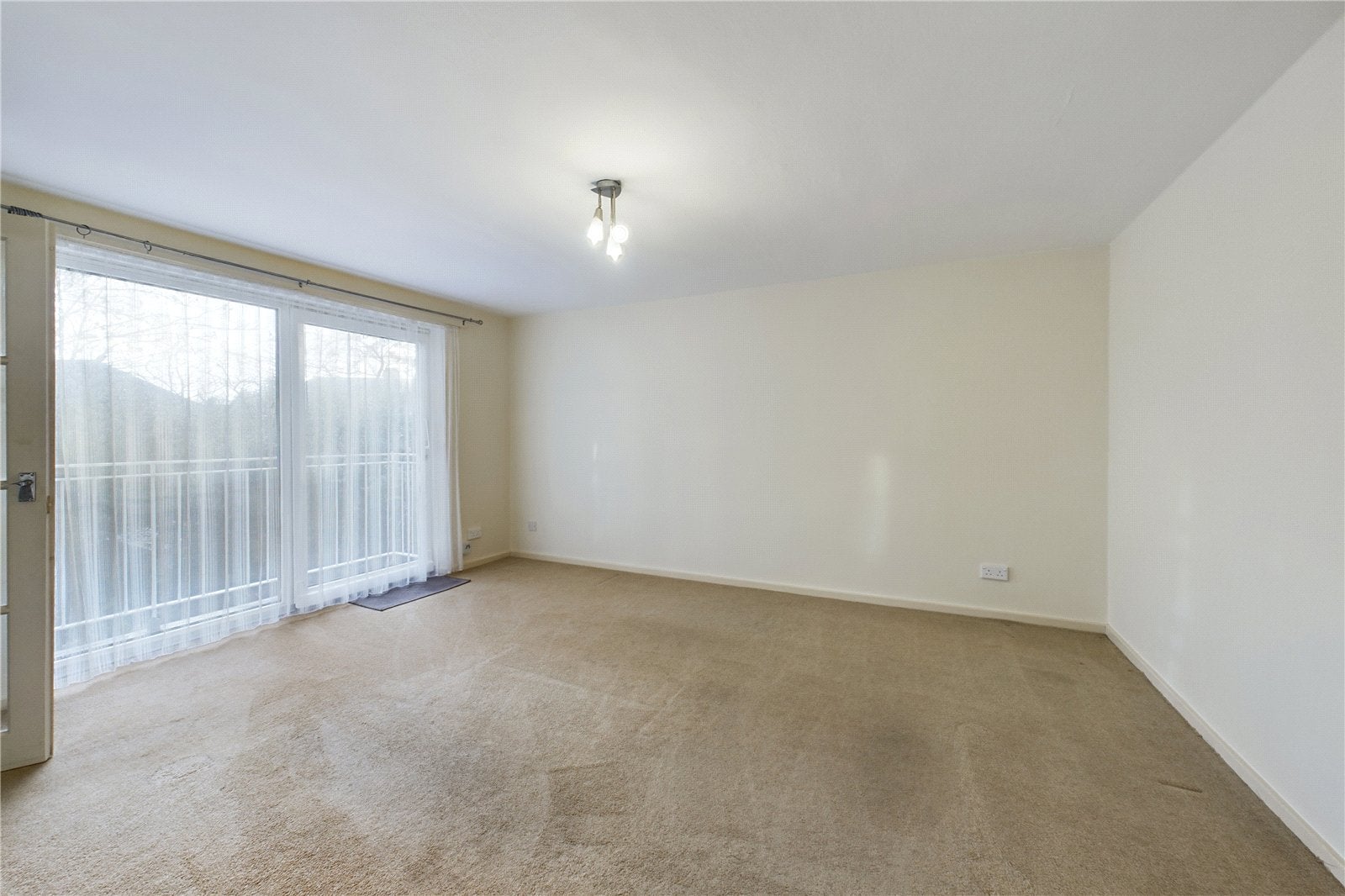 Flat Newlands Crescent in Mid Sussex