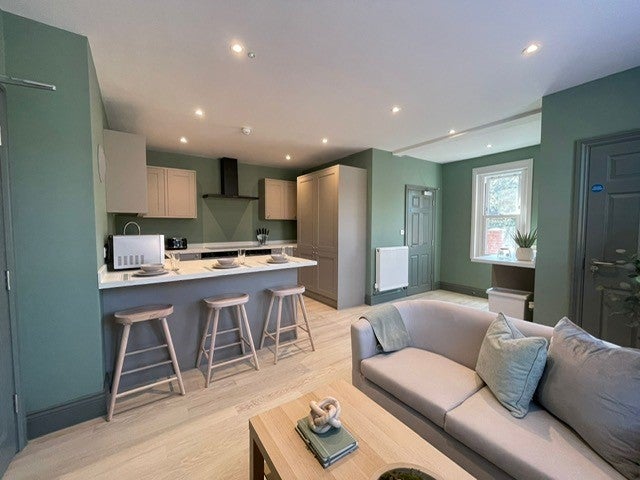 Room Denmark Road in Gloucester