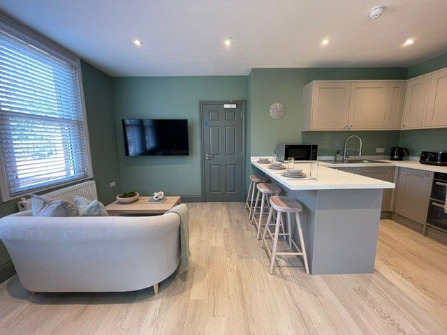 Room Denmark Road in Gloucester