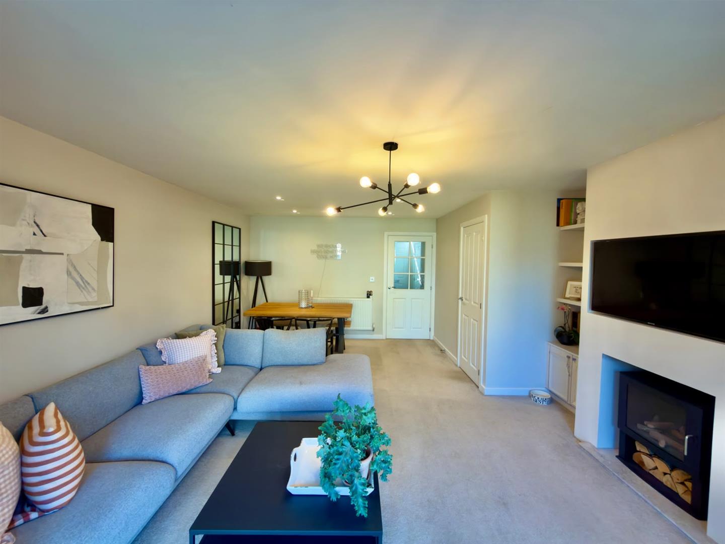House Montagu Close in Leeds