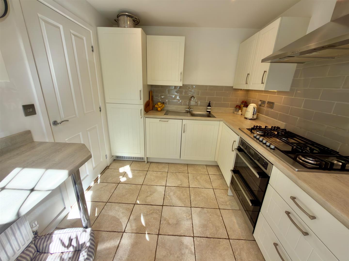 House Montagu Close in Leeds
