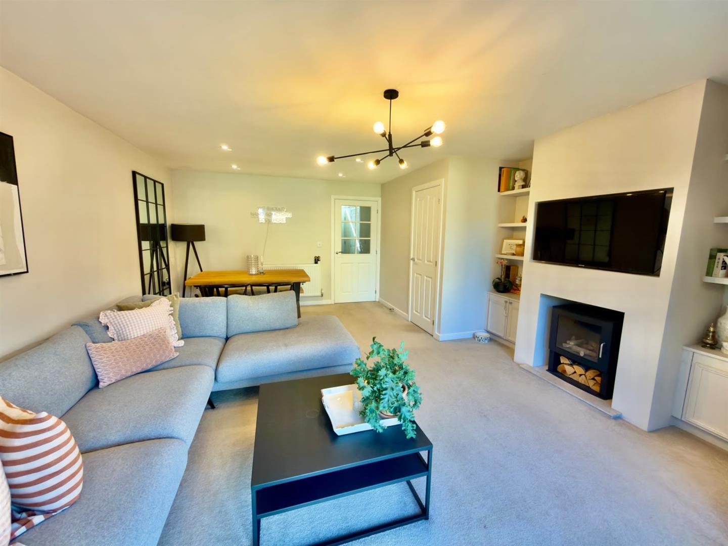 House Montagu Close in Leeds