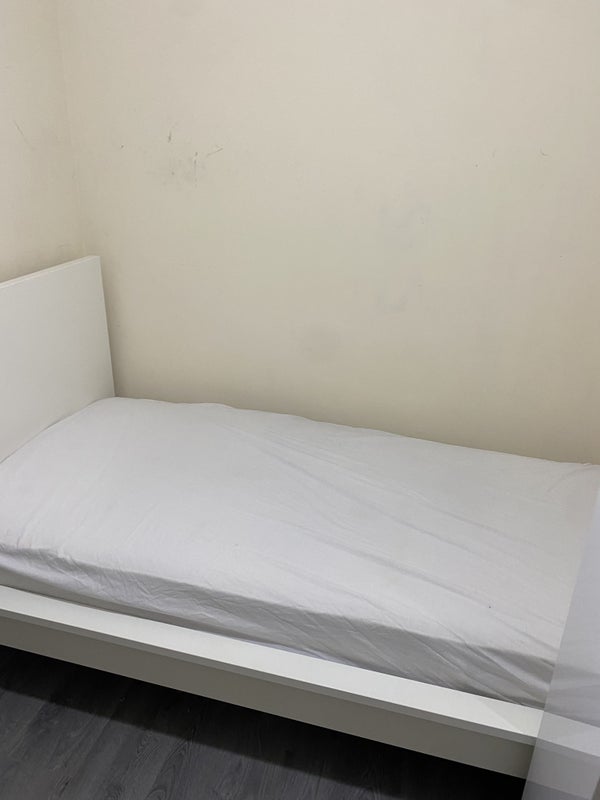 Room Lindbridge Road in Nottingham