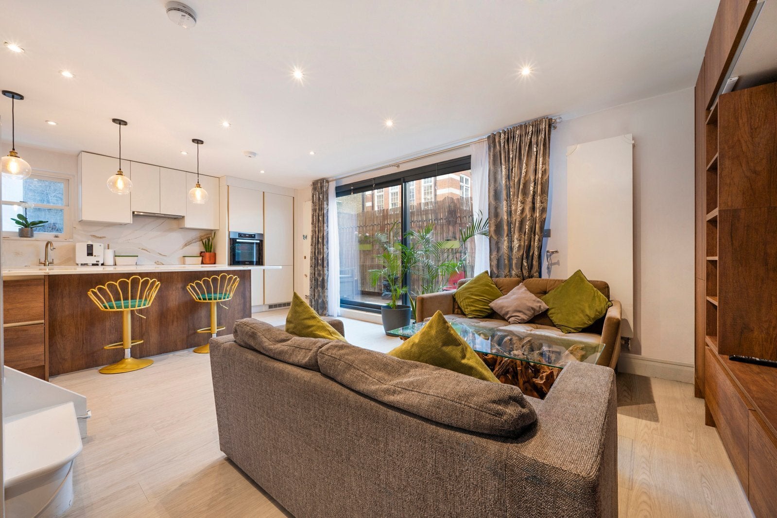 Flat Colville Terrace in Greater London