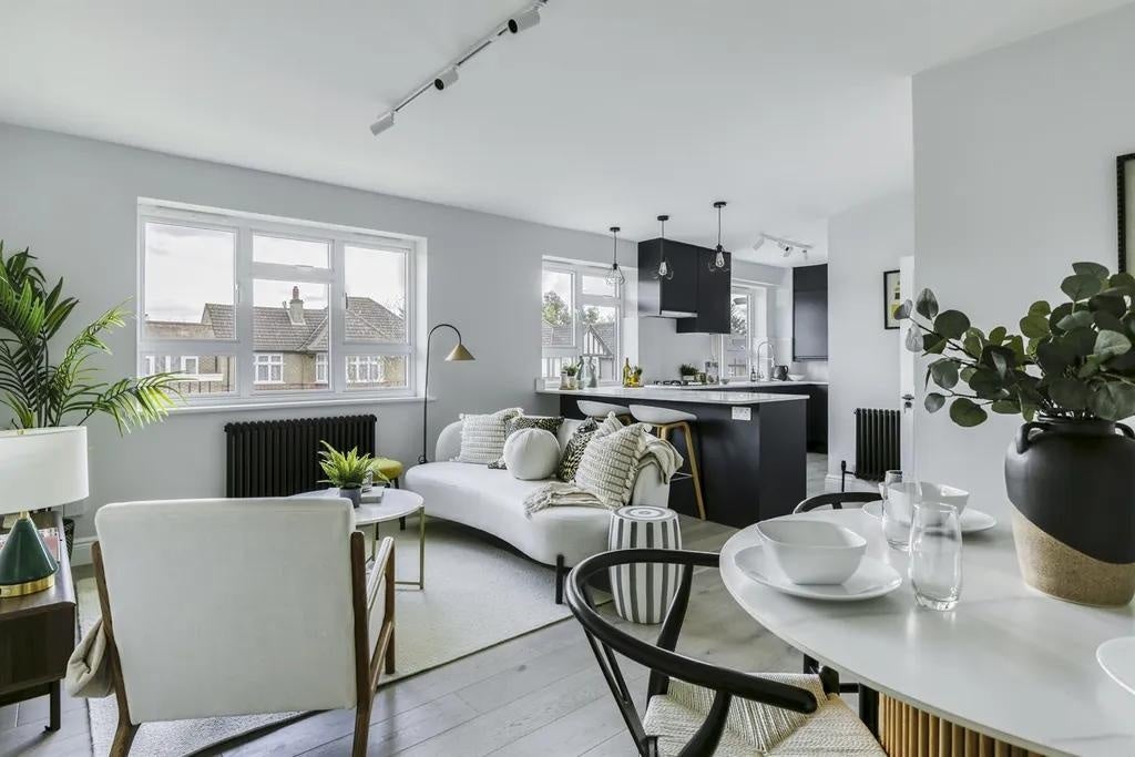 Flat Audley Road in Greater London