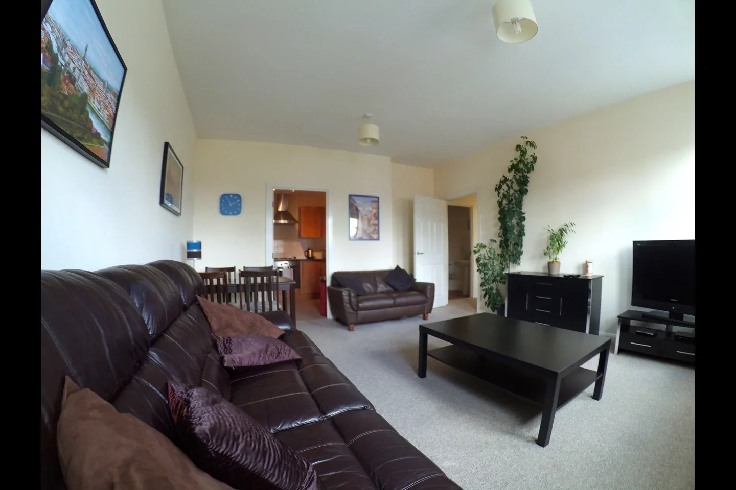 Flat Pelican Lane in Newbury