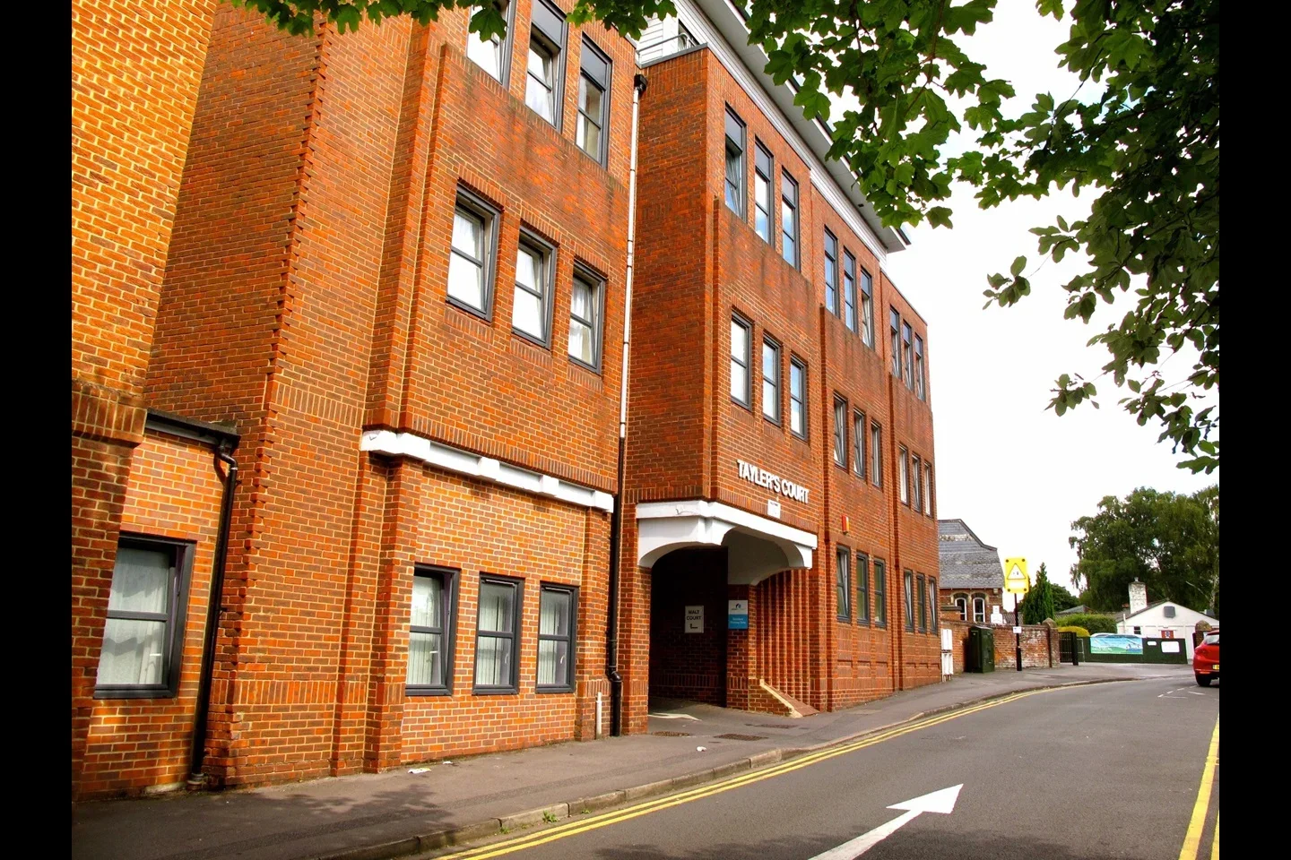 Flat Pelican Lane in Newbury