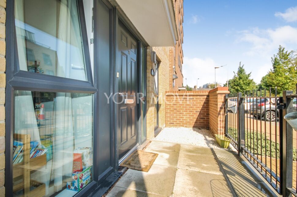 Flat Maxwell Road in Greater London