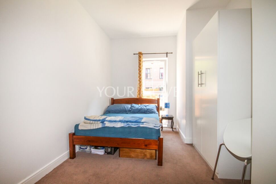 Flat Maxwell Road in Greater London