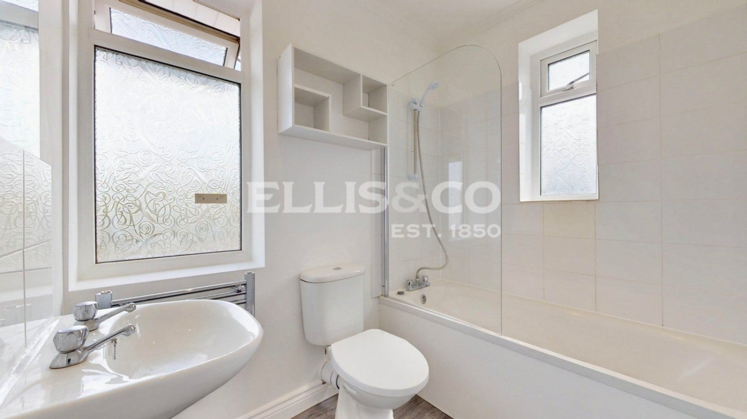 Flat Thorn Close in Greater London