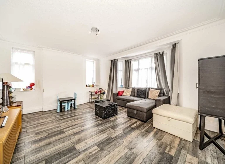 Flat Portsdown Mews in Greater London