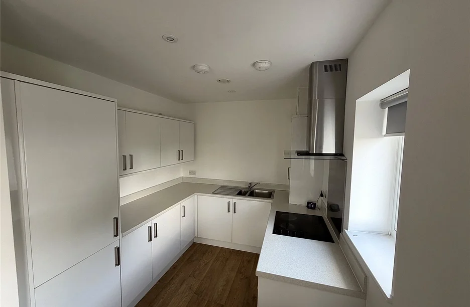 Flat Bowes Road in Greater London
