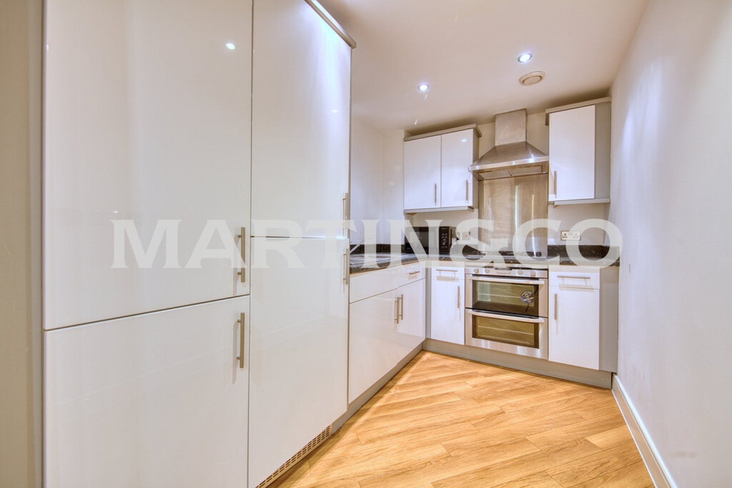 Flat Bramley Crescent in Greater London