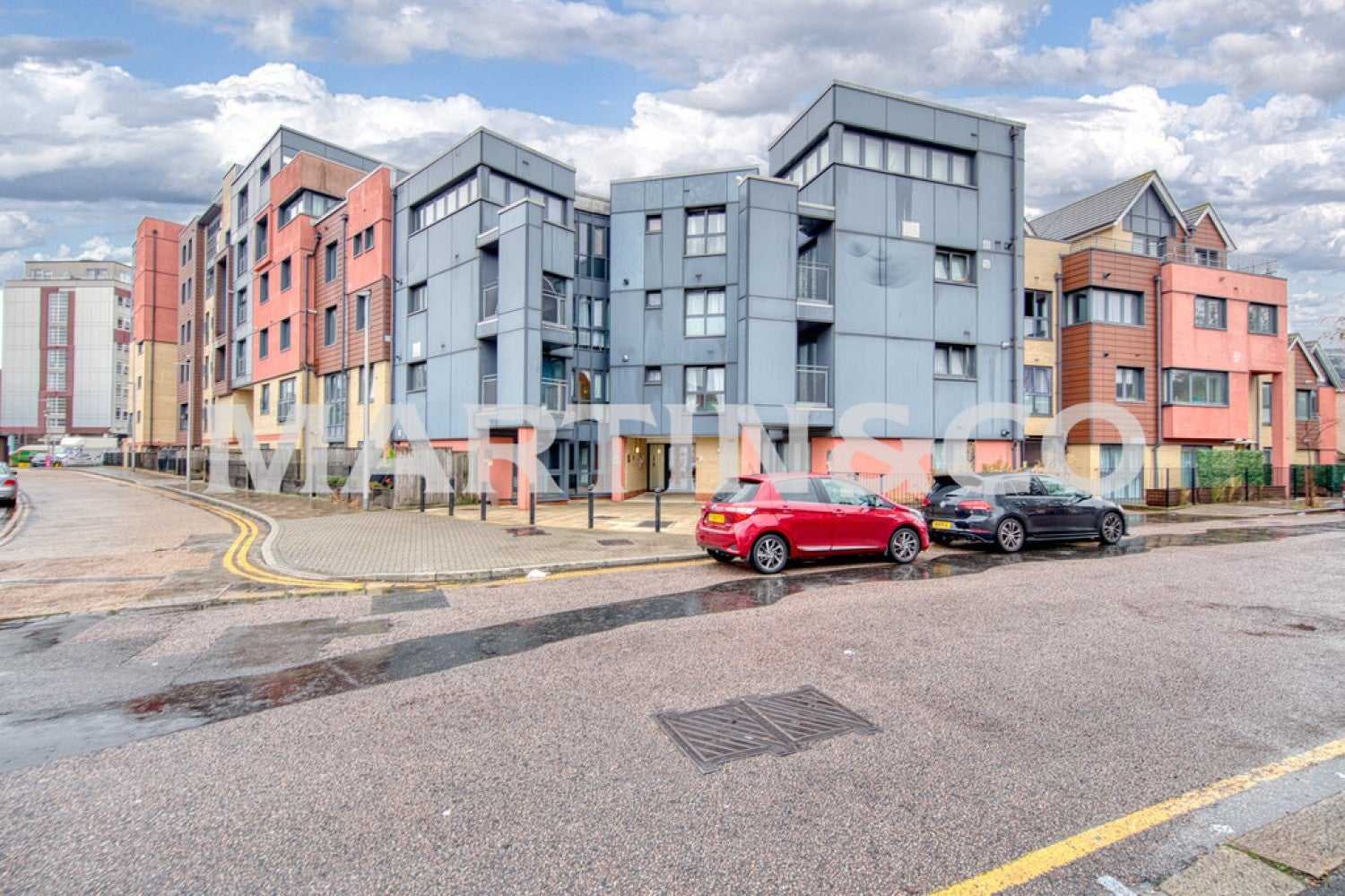 Flat Bramley Crescent in Greater London