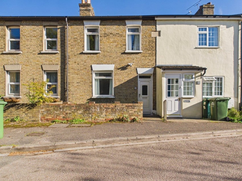 Flat George Street in Borough of Spelthorne