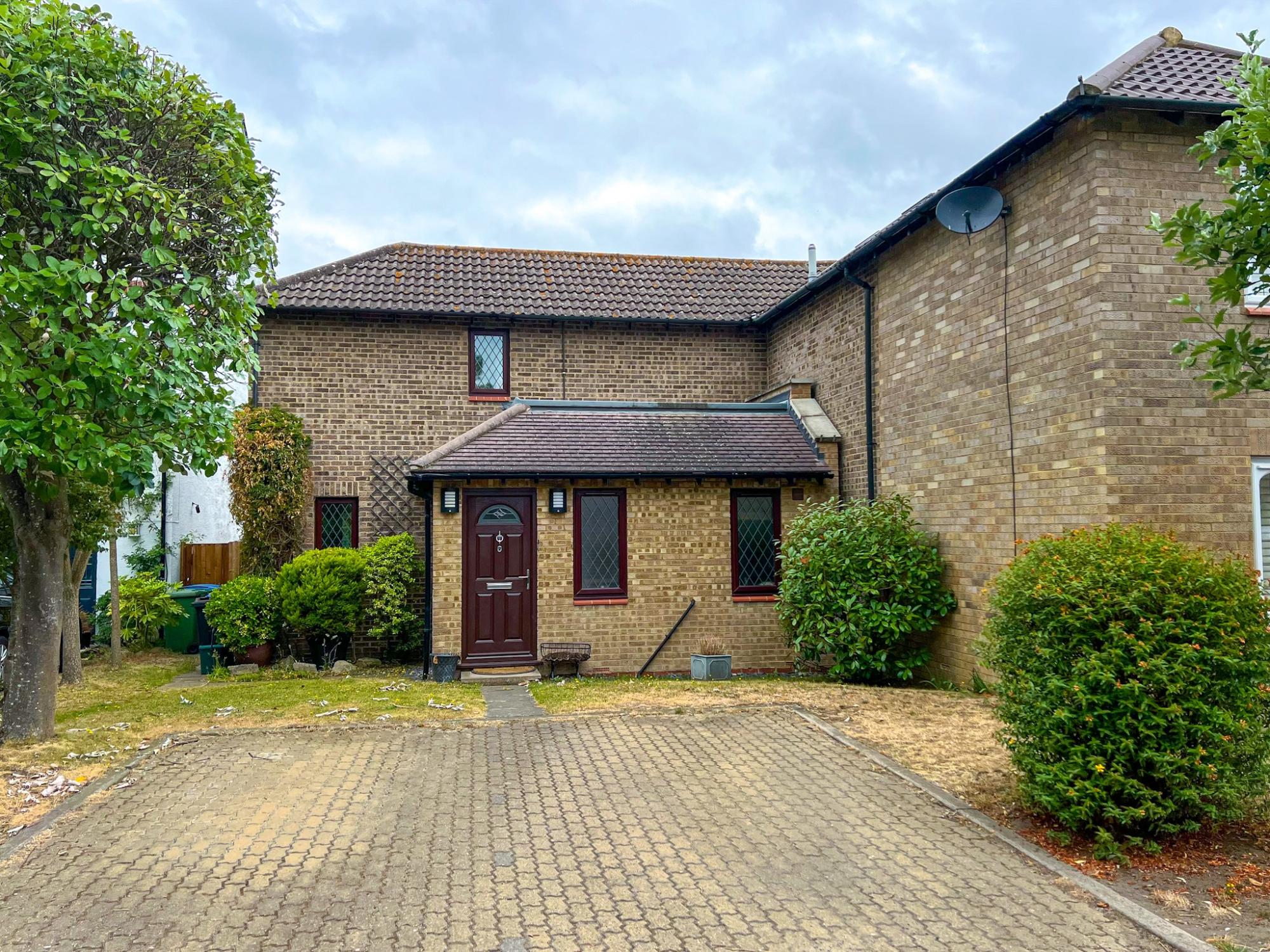 House Kings Chase in Walton on Thames