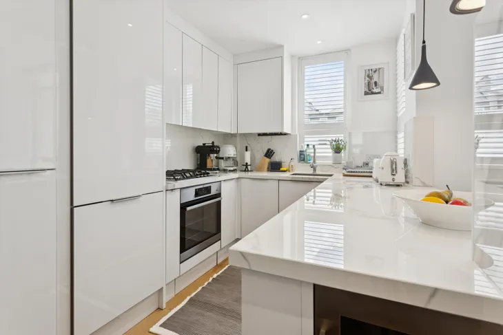 Flat Lancaster Gate in City of Westminster