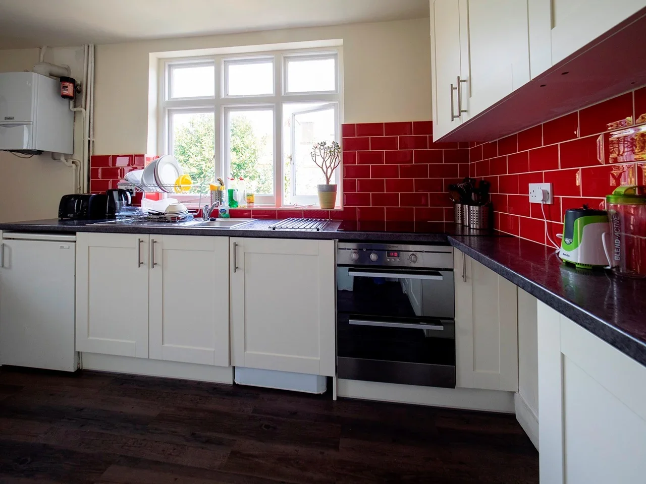 Room Wellington Road in Watford