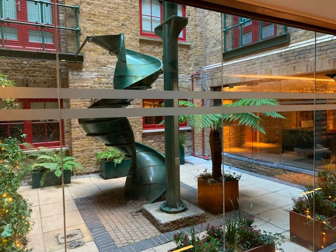 Flat Rotherhithe Street in Greater London