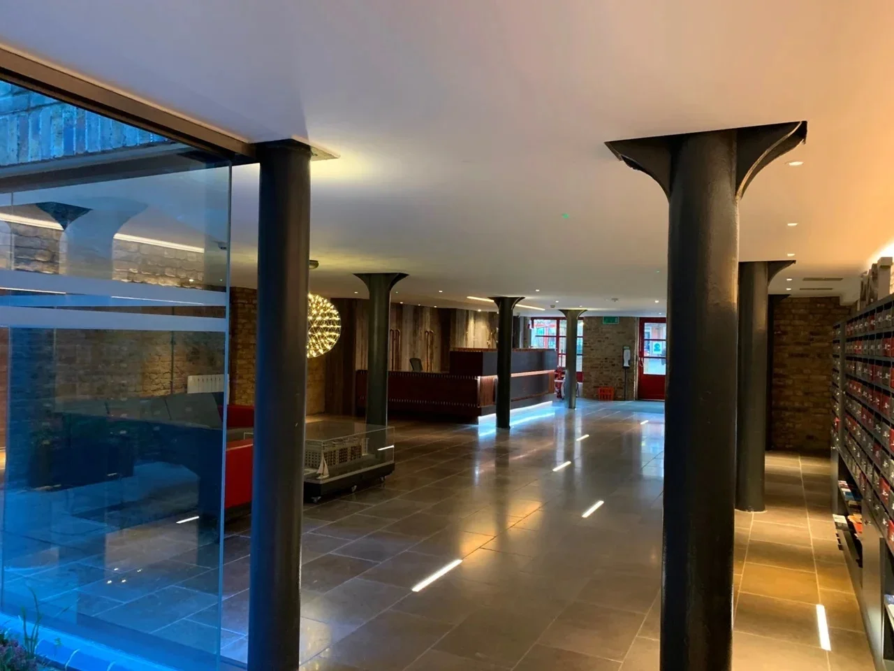 Flat Rotherhithe Street in Greater London