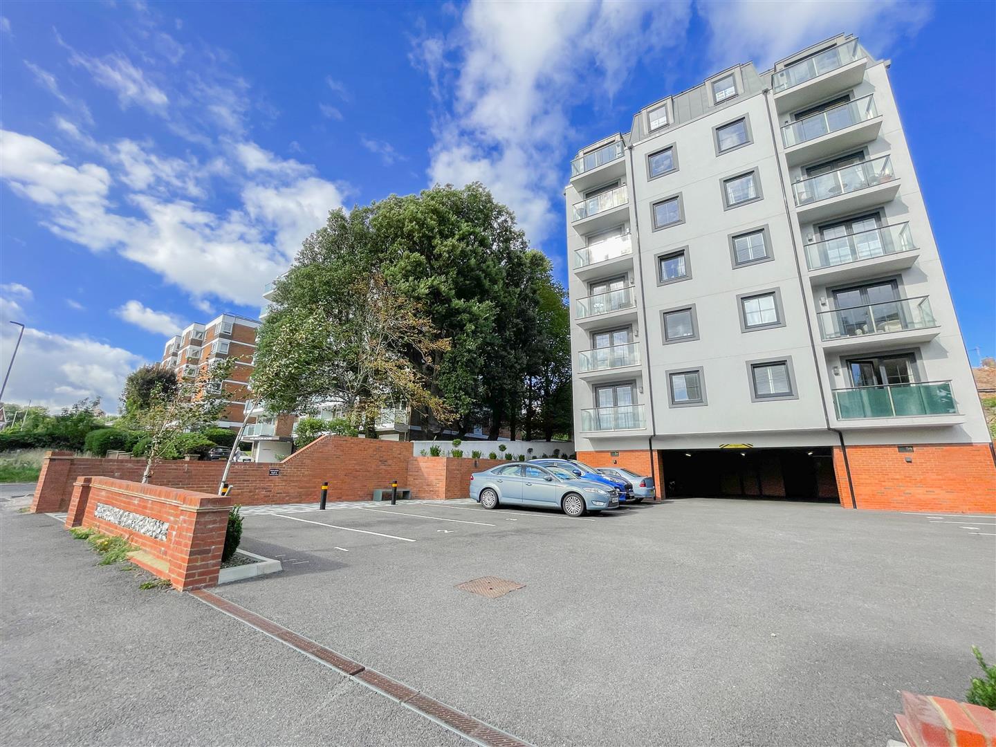 Flat Upperton Road in Eastbourne