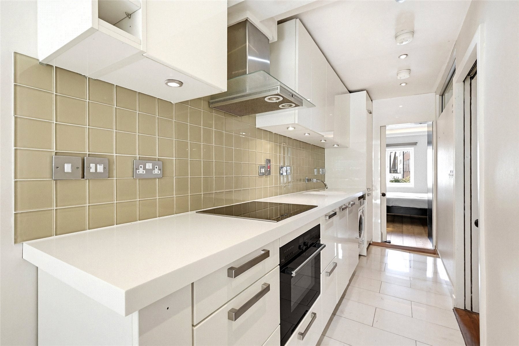 Flat Brompton Square in Greater London