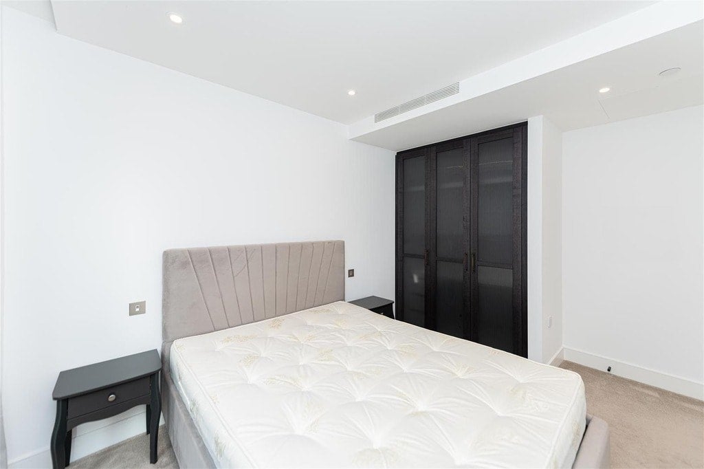 Flat York Road in Greater London