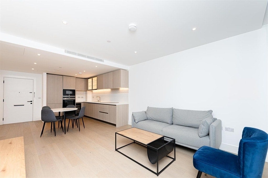 Flat York Road in Greater London
