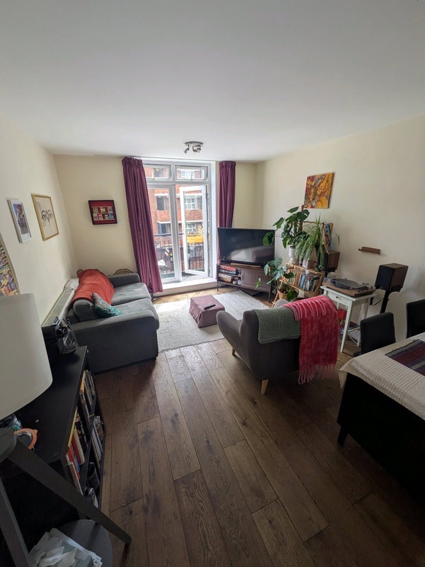 Room Hemming Street in Greater London
