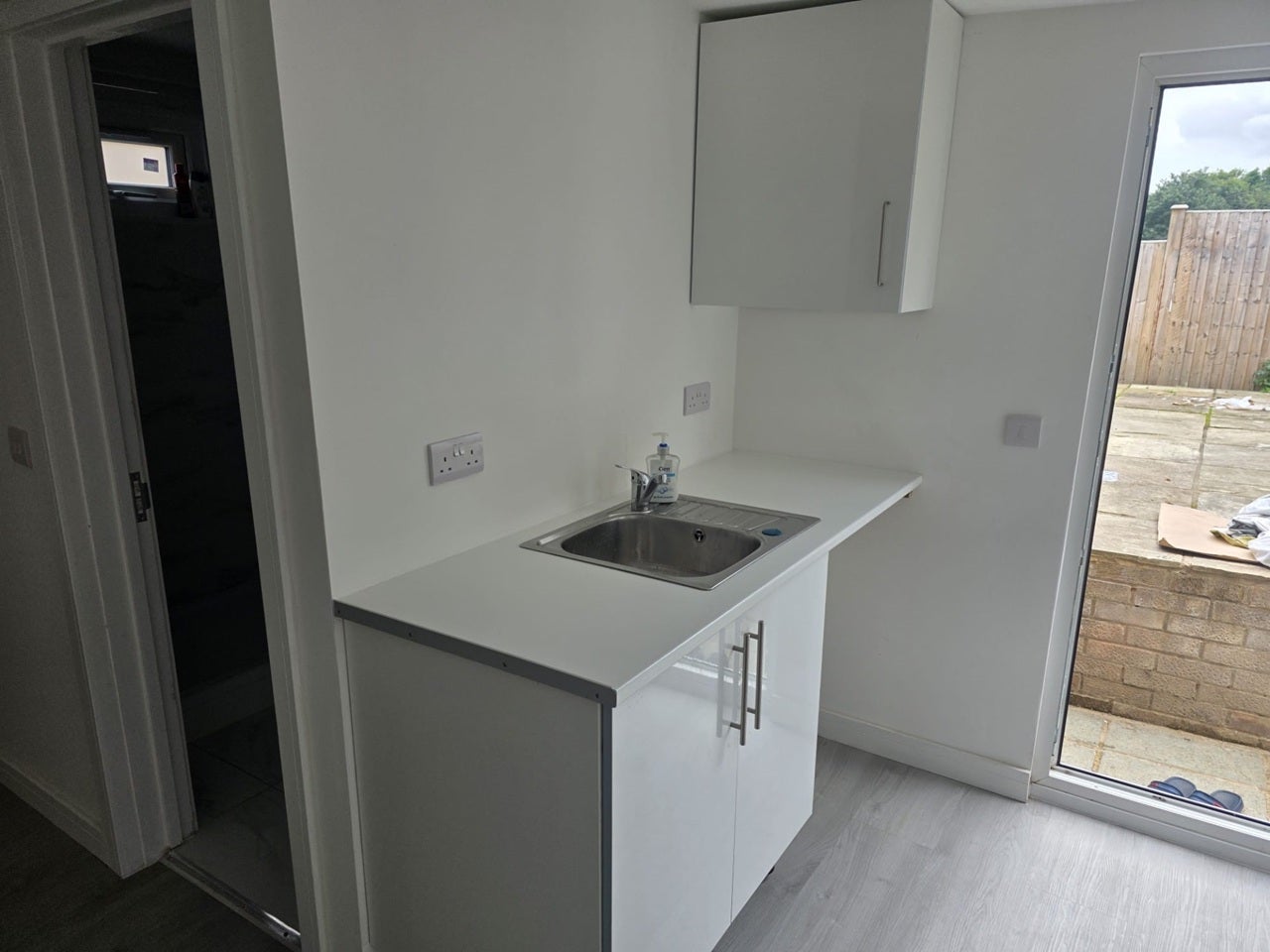 Flat Hicks Farm Rise in High Wycombe Community Board