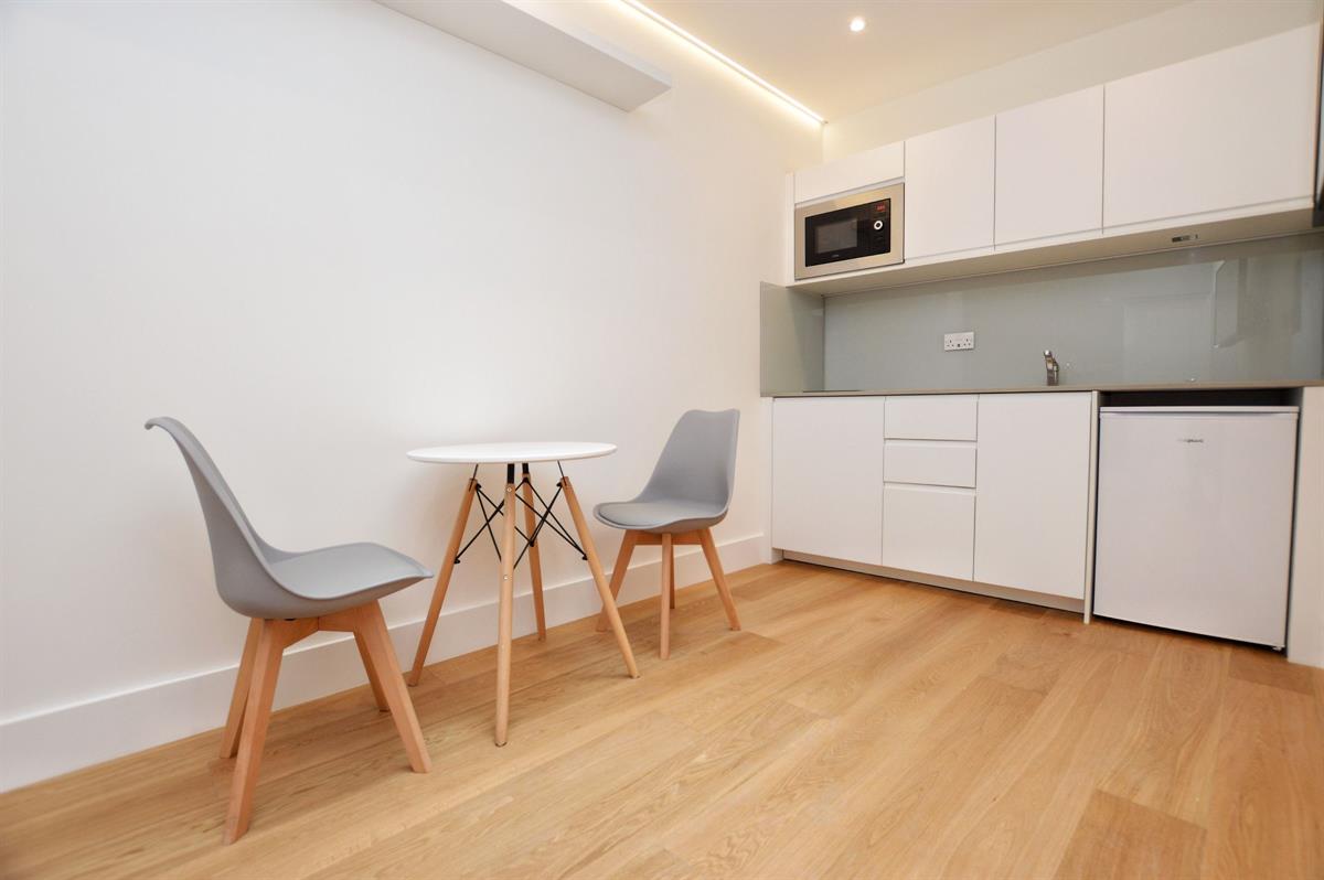 Flat Hornsey Road in Greater London