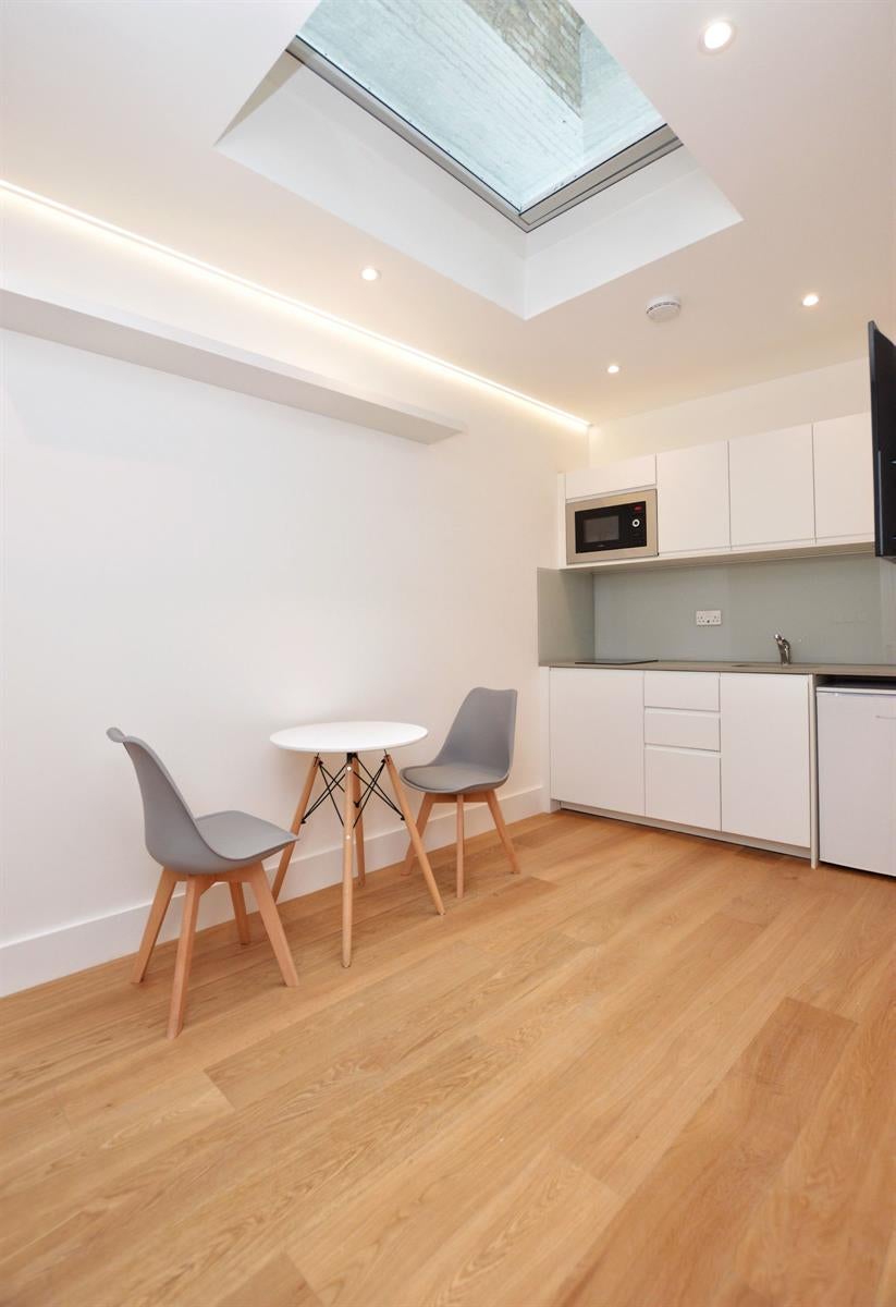 Flat Hornsey Road in Greater London