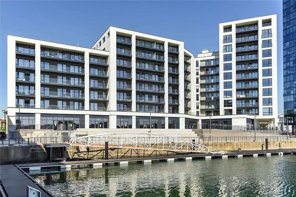 Flat Maritime Walk in Southampton