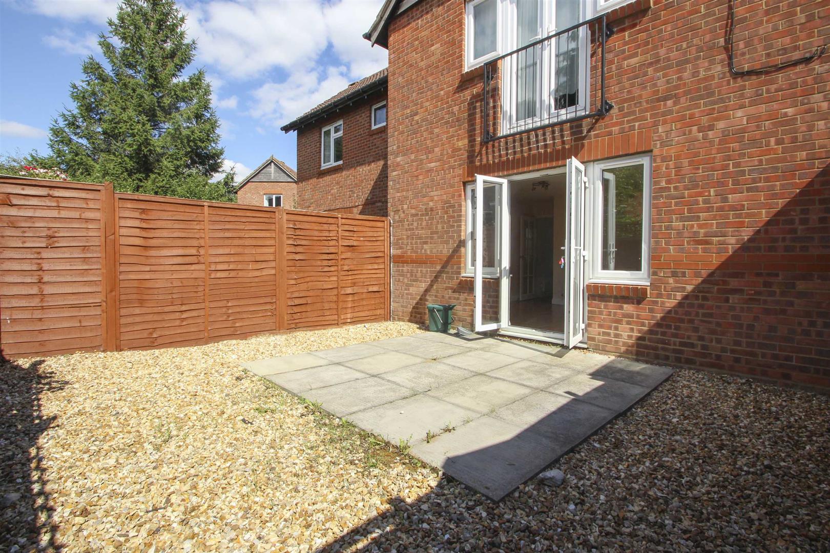 Flat Caraway Close in Walton
